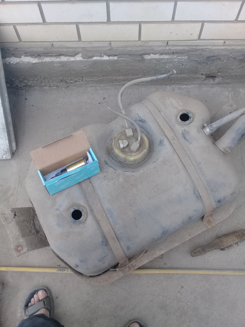 Замена топлевного насоса — Opel Frontera A, 2 л, 1994 года | запчасти ...