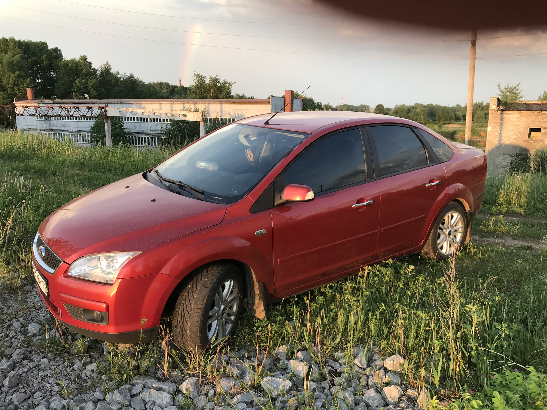 Продам форд бу. Ford Focus 2 седан вишня.