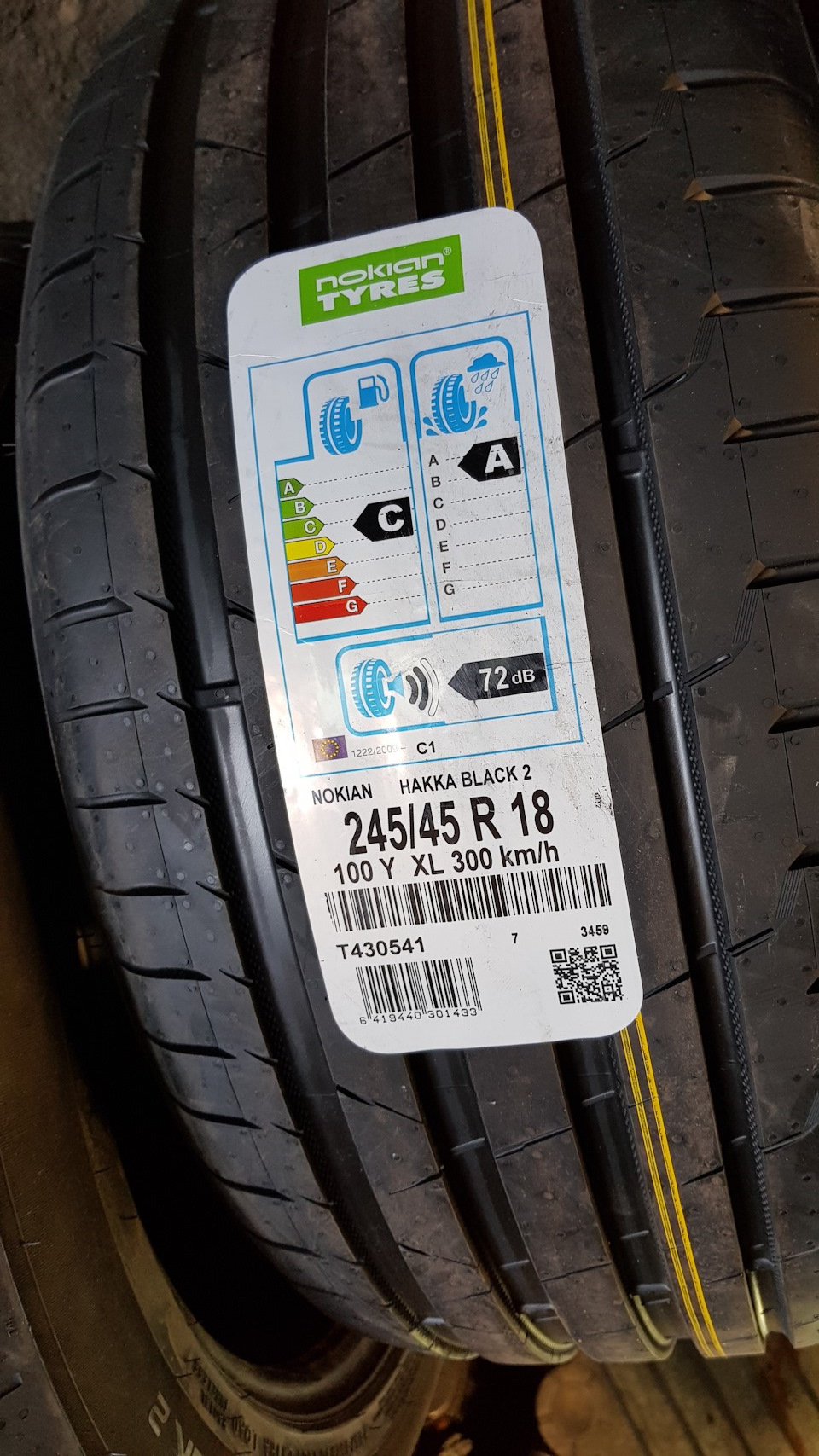 Nokian black 2. Nokian Hakka Black. Nokian Hakka Black 245/45. Hakka Black 2. Nokian Hakka Black 2 SUV.