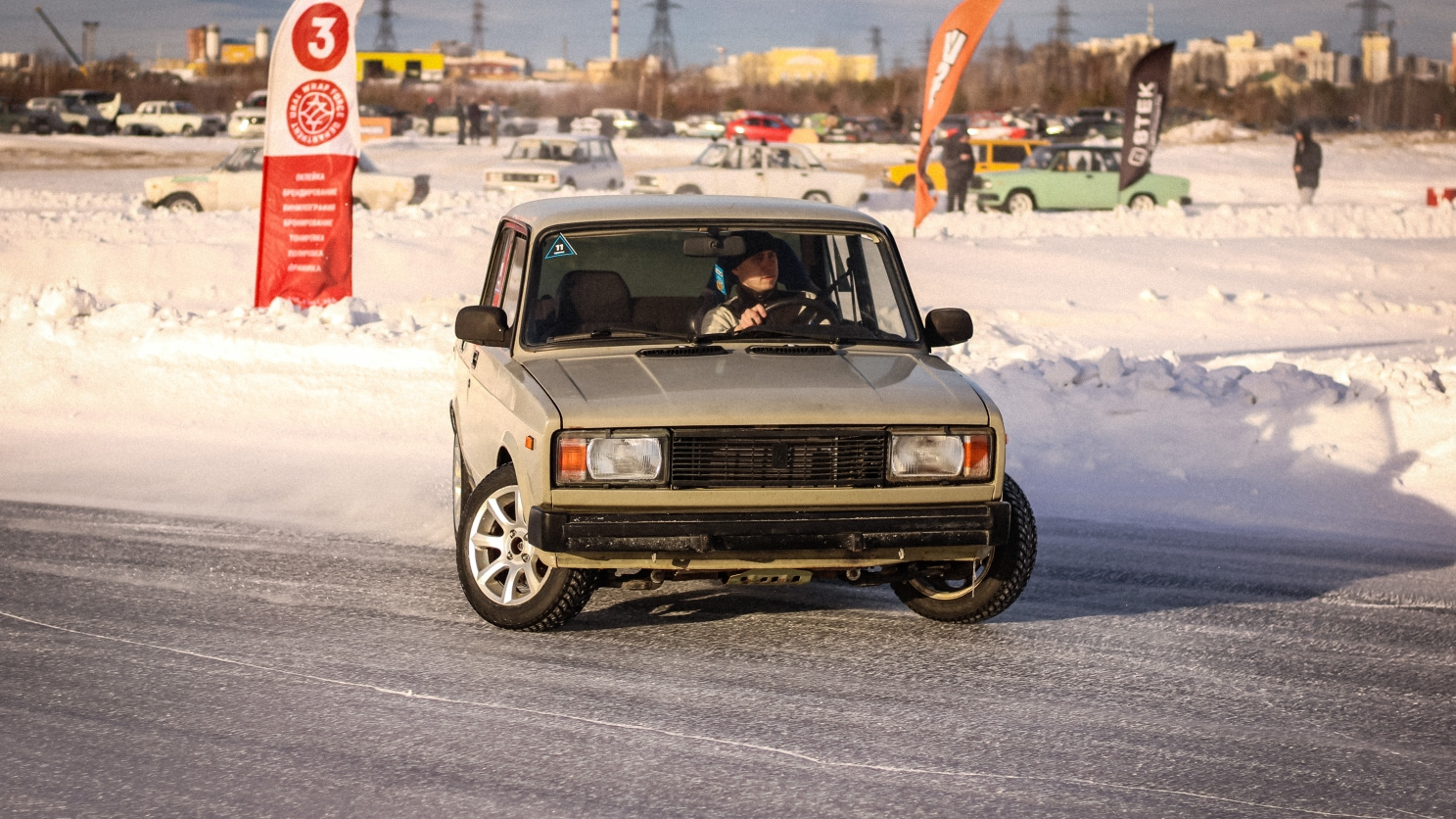 Lada 2105 Winter Drift Battle