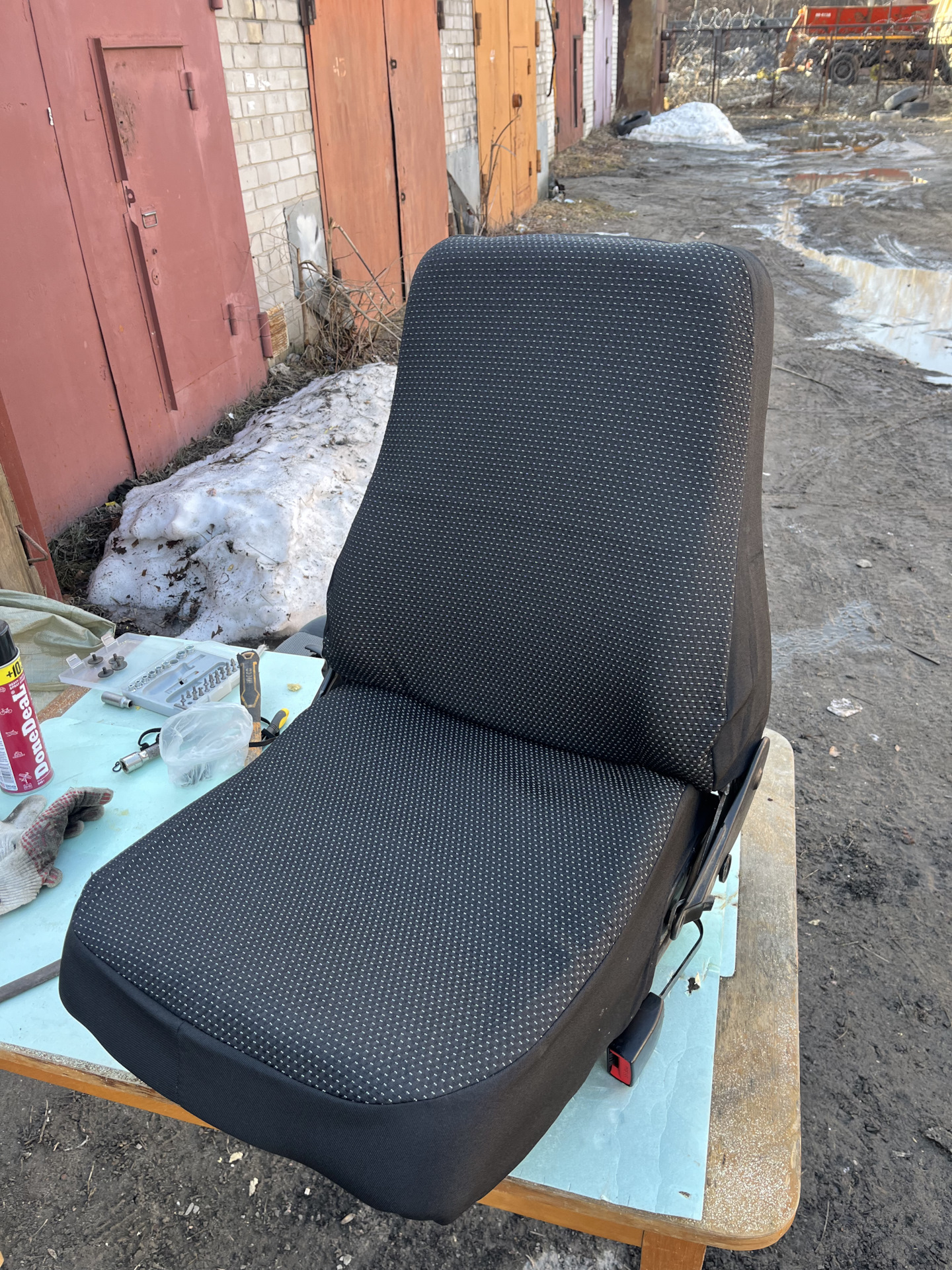 Замена обшивок на сиденьях — Lada 2114, 1,5 л, 2010 года | просто так ...