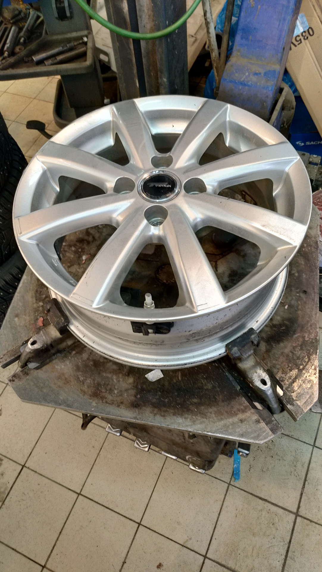 Датчики давления в шинах TPMS — Honda Freed Spike, 1,5 л, 2012 года ...