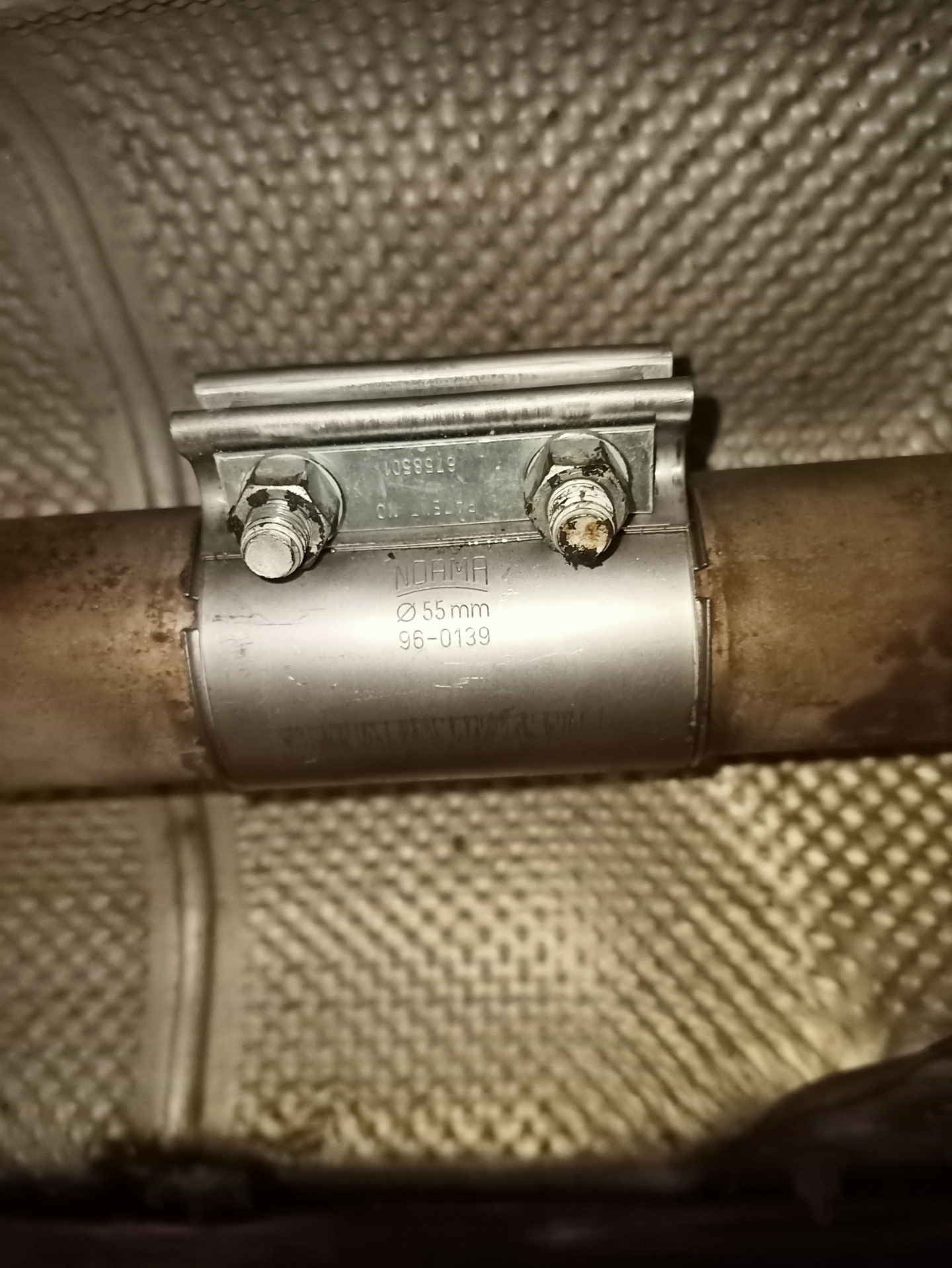 Normaльный хомут на выхлоп. — Skoda Octavia Combi A5 Mk2, 2 л, 2012 ...