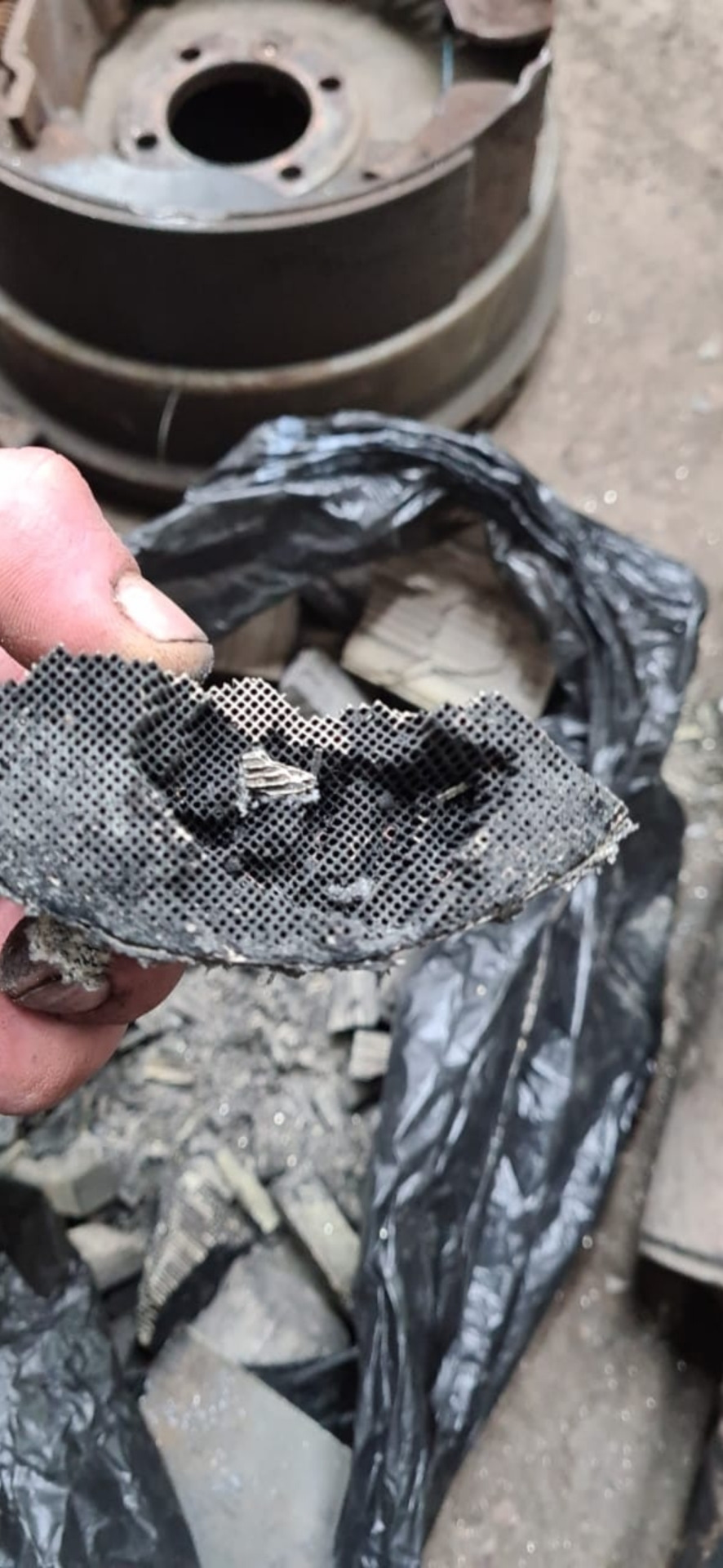 Дыши ведерко Дыши.Вырезка катализатора. И распил усов на коллекторе ...