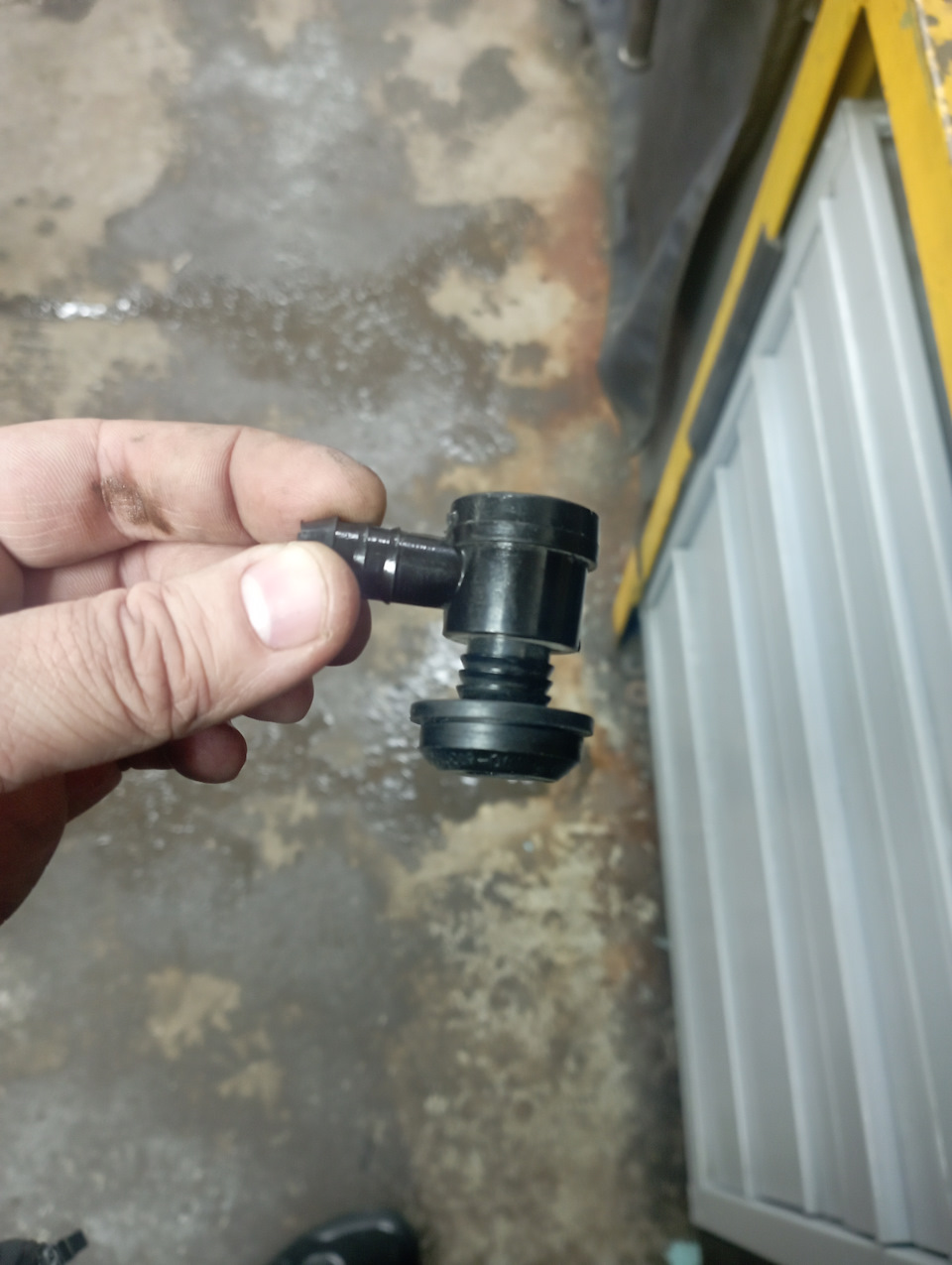 Замена клапана ВУТ, модуля зажигания и высоковольтных проводов — Lada ...