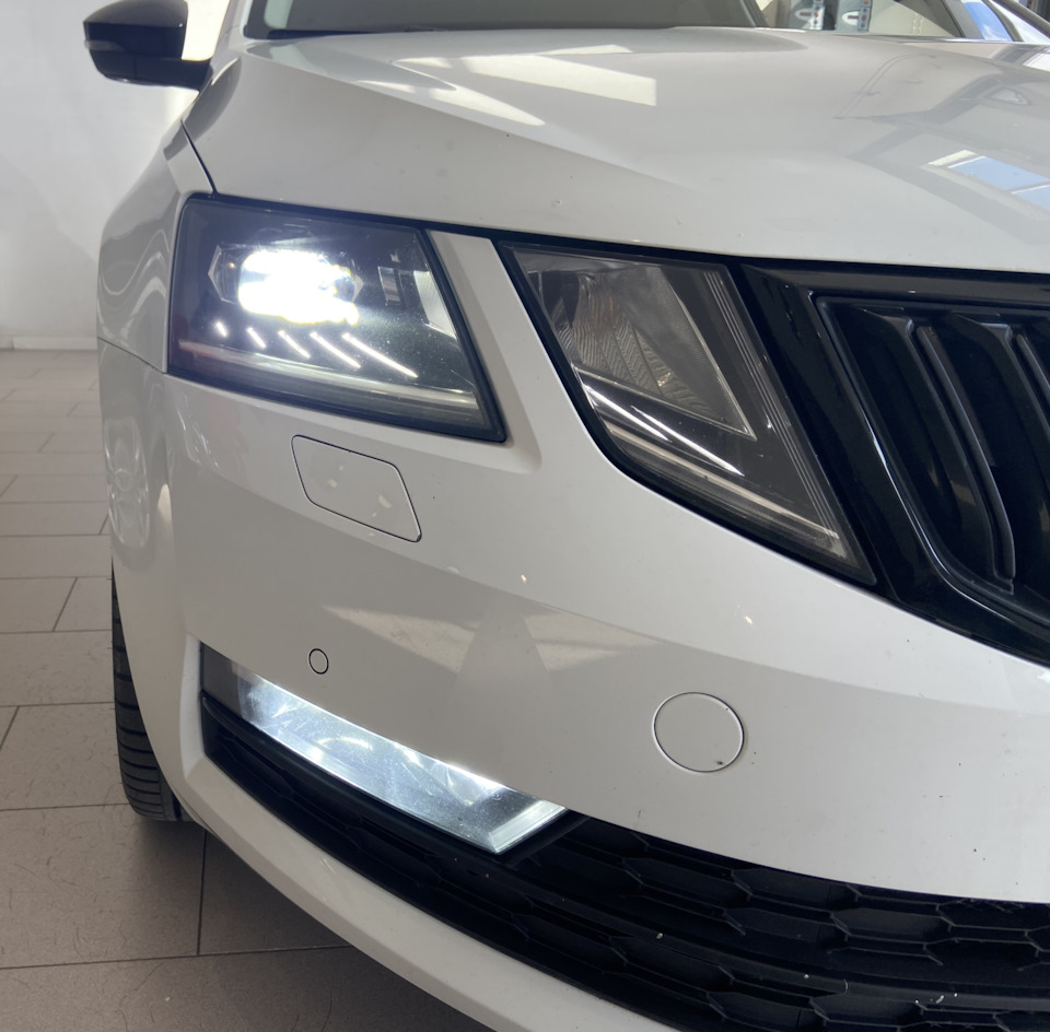 вместе с фарами — Skoda Octavia A7 Mk3