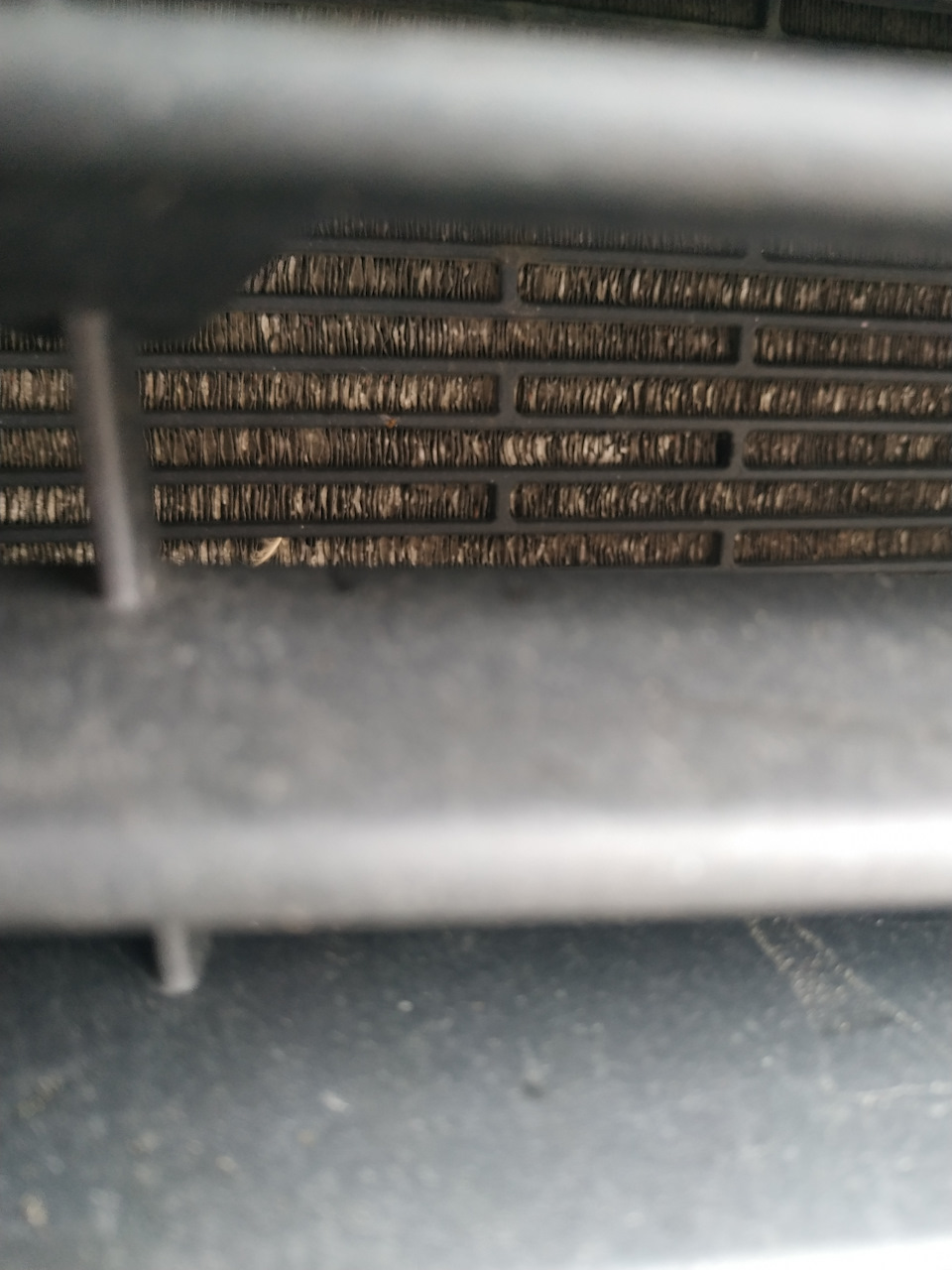 Установка защитной сетки на решетку радиатора — Volkswagen Golf Plus, 1 ...