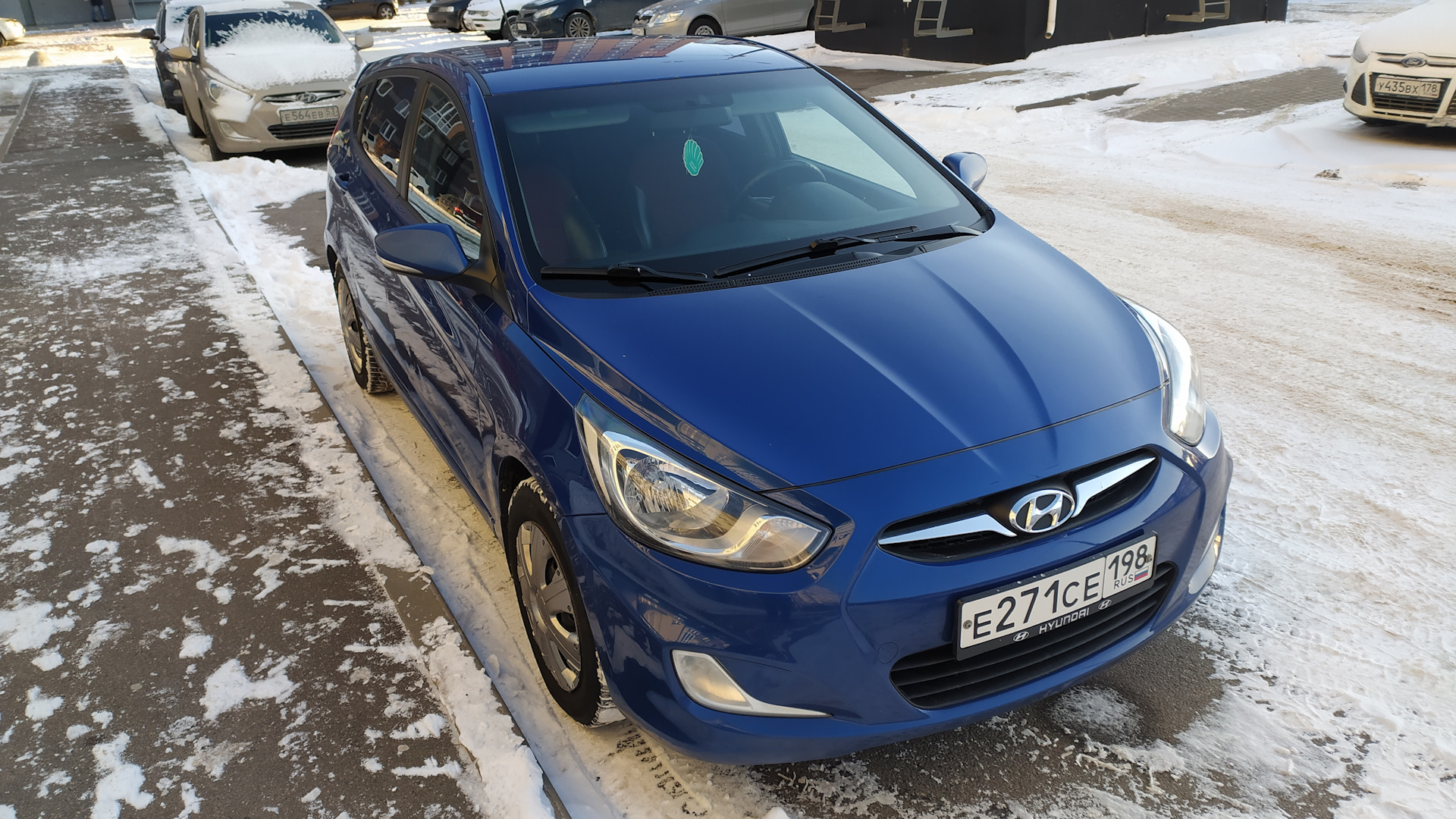 Hyundai Solaris Hatchback 1.4 бензиновый 2011 | 