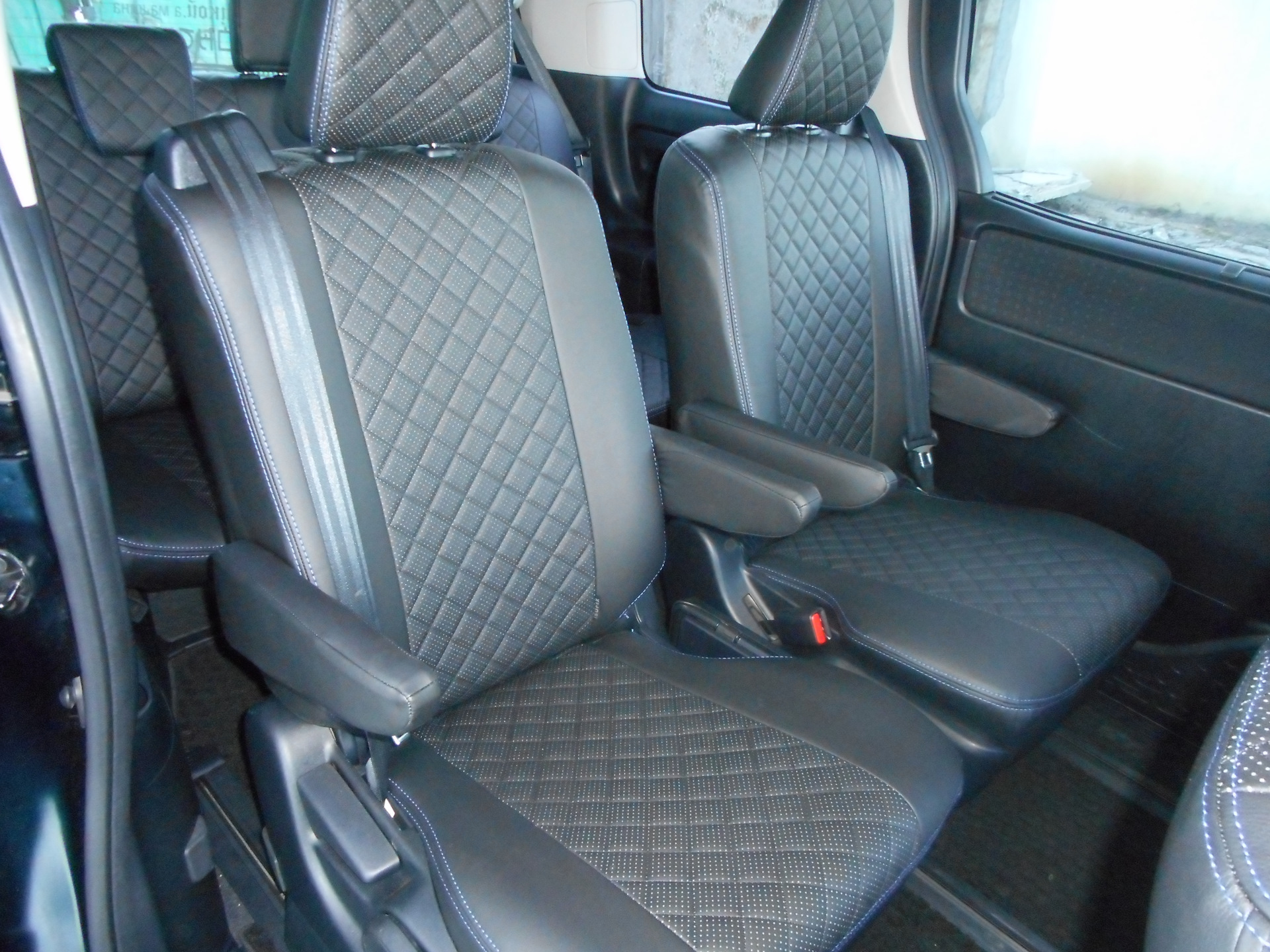Чехлы Toyota Aqua Купить В Челябинске