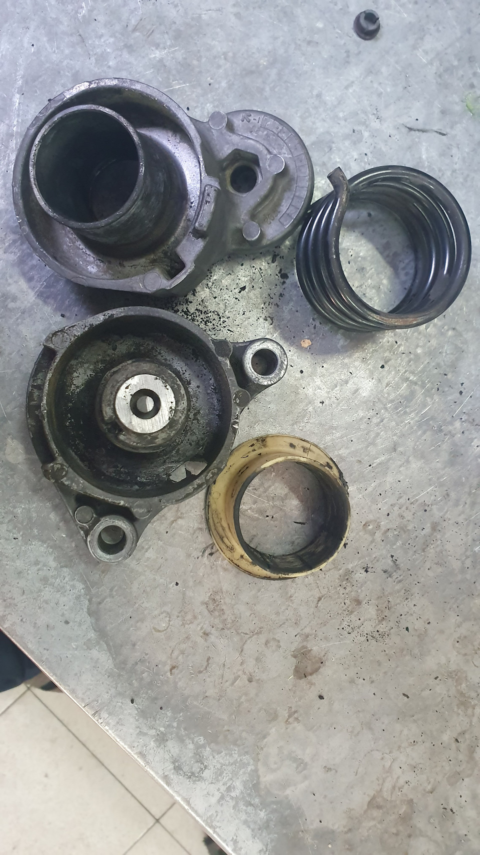 Разобранные потроха — Subaru Legacy (BL/BP)