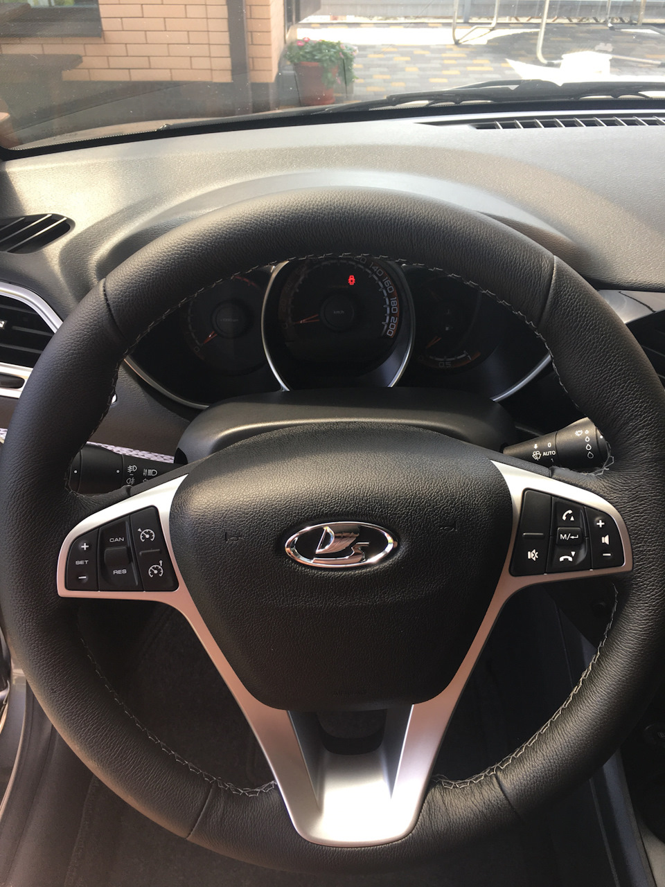 Оплётка на руль Веста, Интересно вообще мнение! — Lada Vesta (1G), 1,6 ...