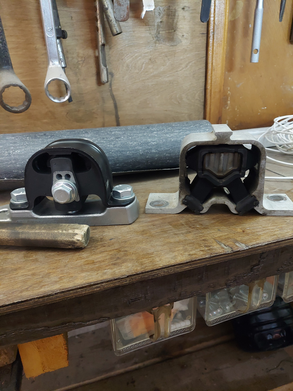 Правая опора двигателя — Lada Vesta SW (1G), 1,6 л, 2018 года ...