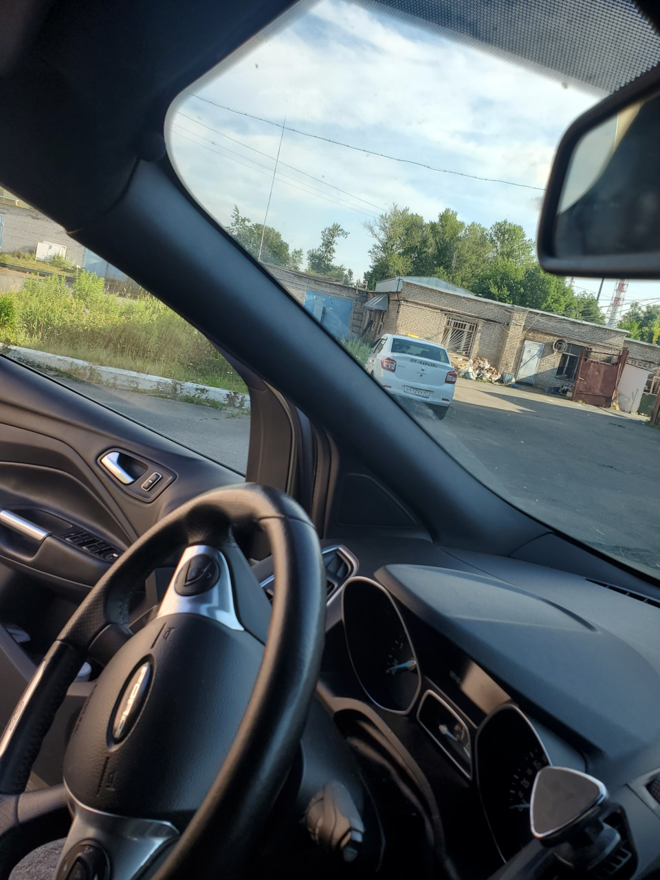 Оклейка стоек кузова экокожей — Ford Kuga (2G), 2 л, 2013 года ...