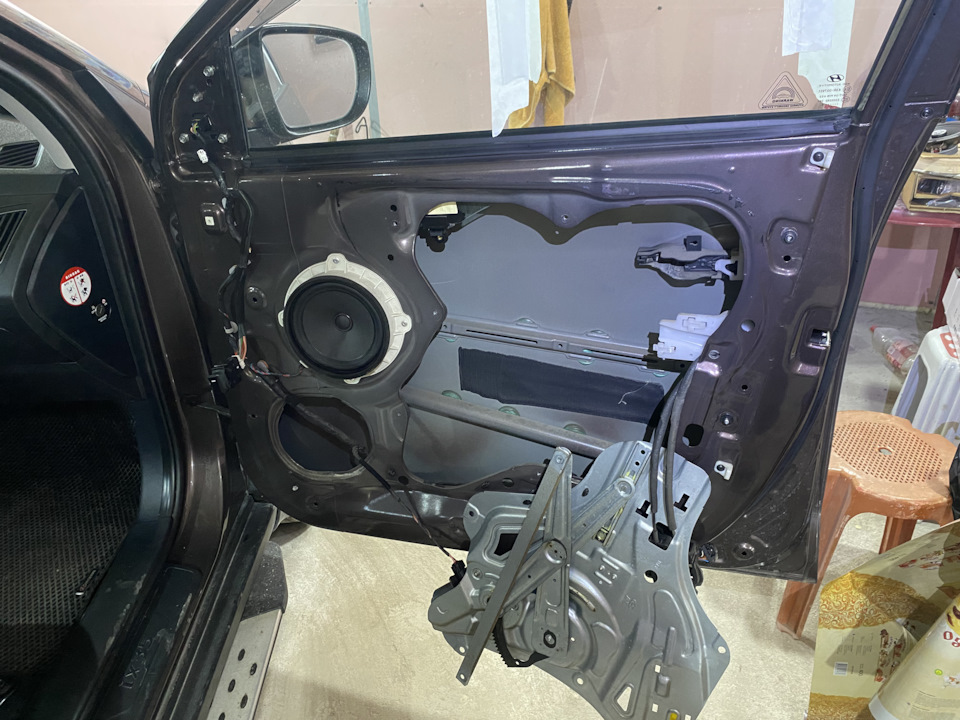 Шумоизоляция дверей — Hyundai ix35, 2 л, 2015 года | автозвук | DRIVE2