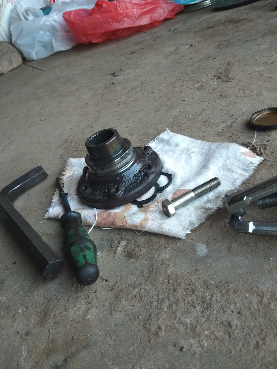 Замена сальника в заднем редукторе — DRIVE2