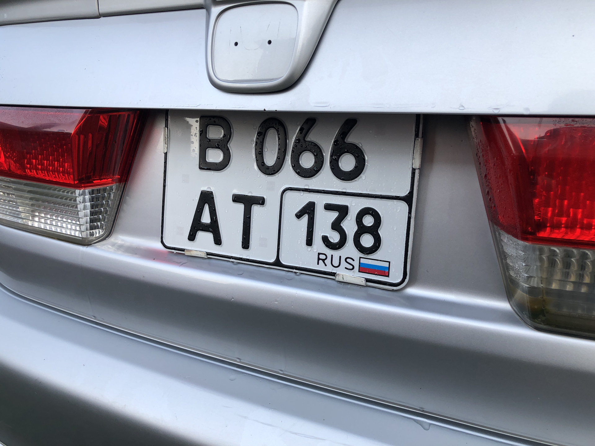 Изменение номеров в россии. Гос номера 174 рег. Автомобильные номера квадратные. Квадратный номер на авто. Квадратные госномера на автомобиль.
