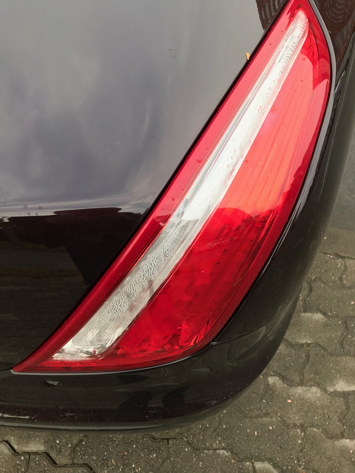 Запотевание задней фары и, как следствие, её замена — Jaguar XJ Mark 4 ...