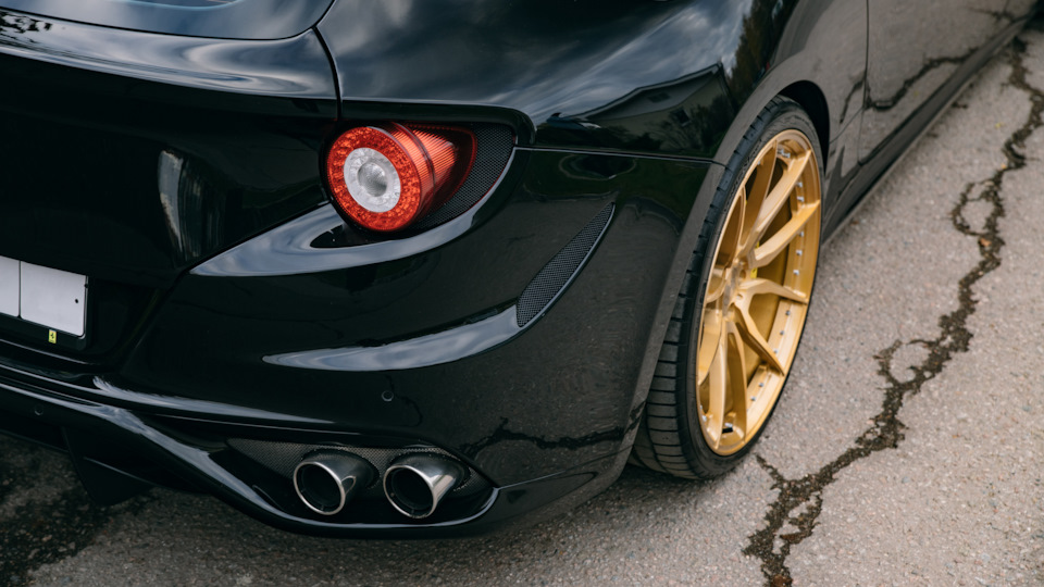 Фото в бортжурнале Ferrari FF