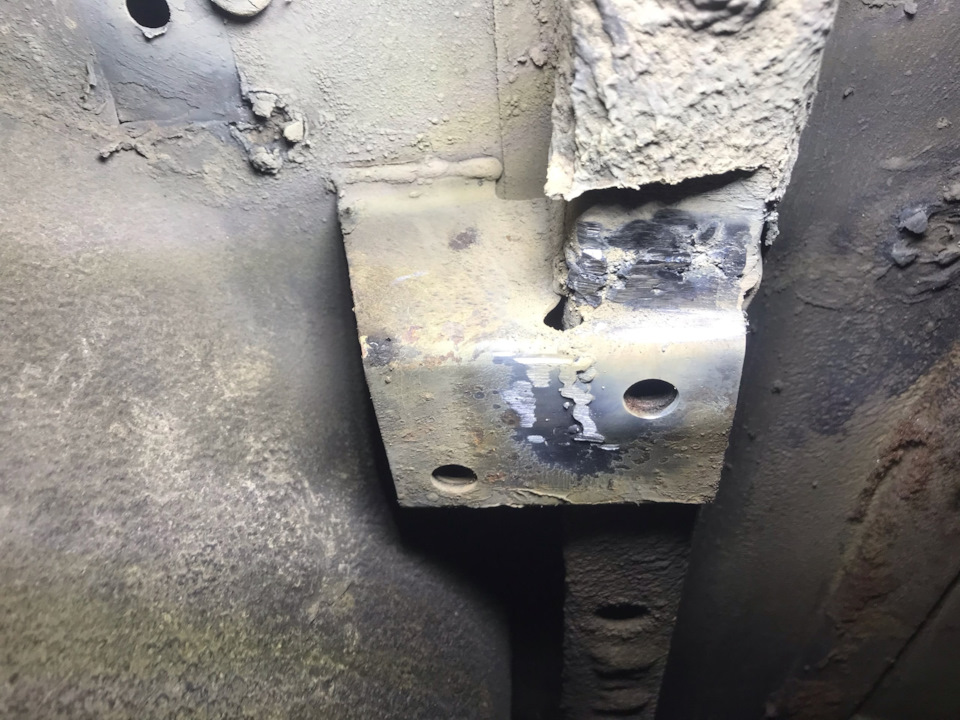 Второй раз варил полуавтоматом, перед этим потренировался на обрезках — BMW 5 series (E28)