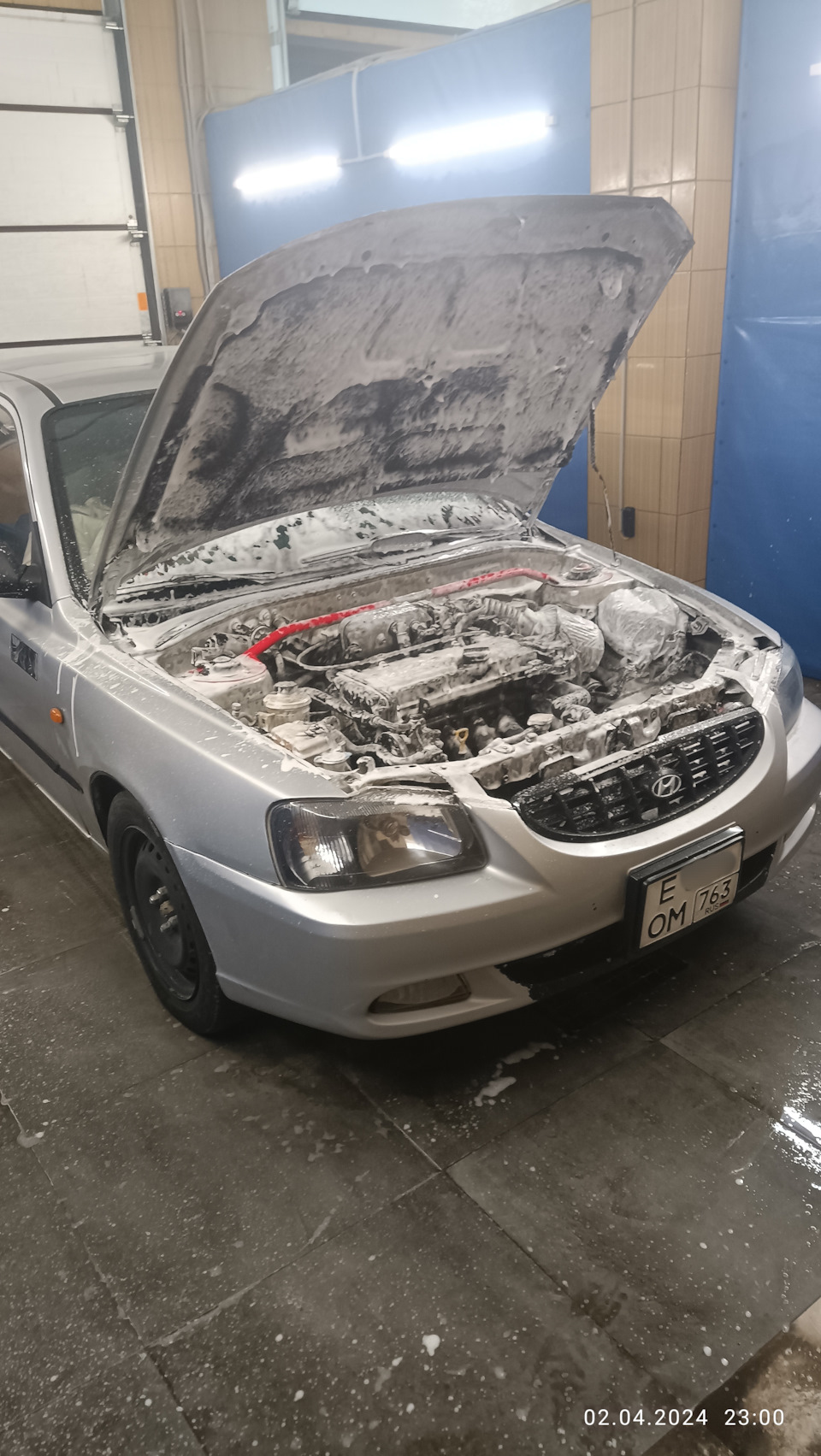 Кожух замка капота. ПХД подкапотки — Hyundai Accent (2G), 1,5 л, 2006 года  | мойка | DRIVE2