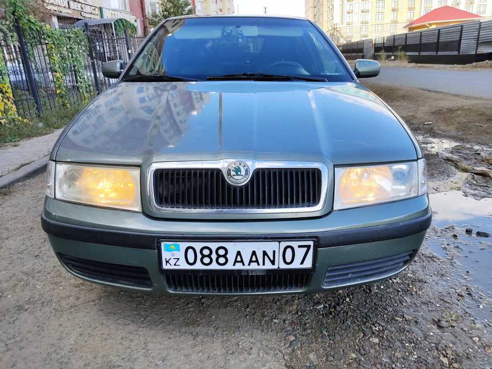 Вот короче после ЛАВР РЕСТАВРАТОР ФАР — Skoda Octavia A4 Mk1, 1,8 л ...