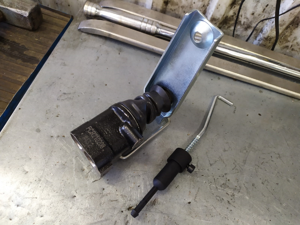 Регулятор тормозных усилий (колдун) FRANCECAR FCR210208 — Renault Logan (1G). Запчасти на фото: FCR210208