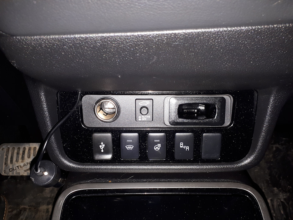 Как снять заглушку кнопок аутлендер 3 USB заглушка от 2019MY - Mitsubishi Outlander (3G), 2,4 л, 2015 года аксессуары 