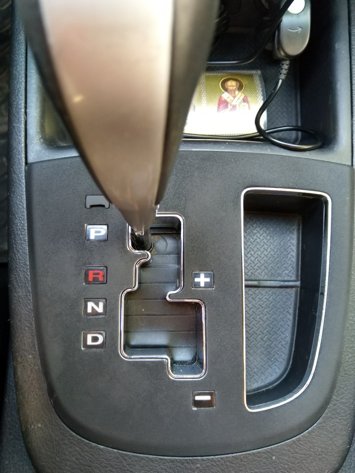 Как снять накладку акпп Апдейт накладки АКПП - Hyundai Santa Fe (2G), 2,2 л, 2007 года стайлинг DRIVE2
