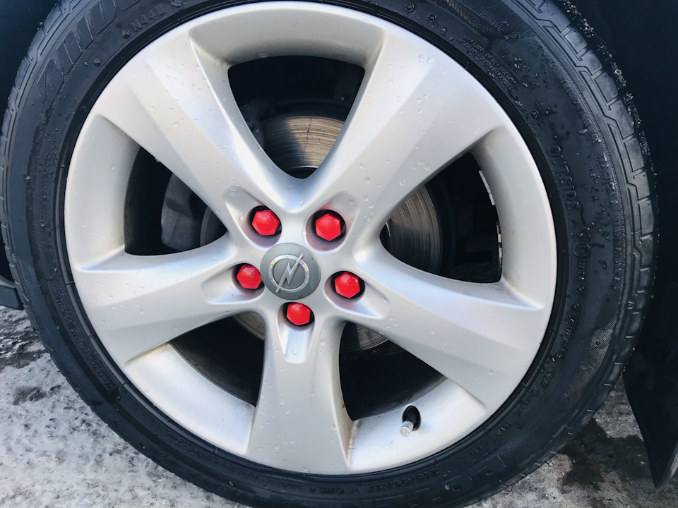 Колпачки на гайки — Opel Astra J, 1,4 л, 2011 года | аксессуары | DRIVE2