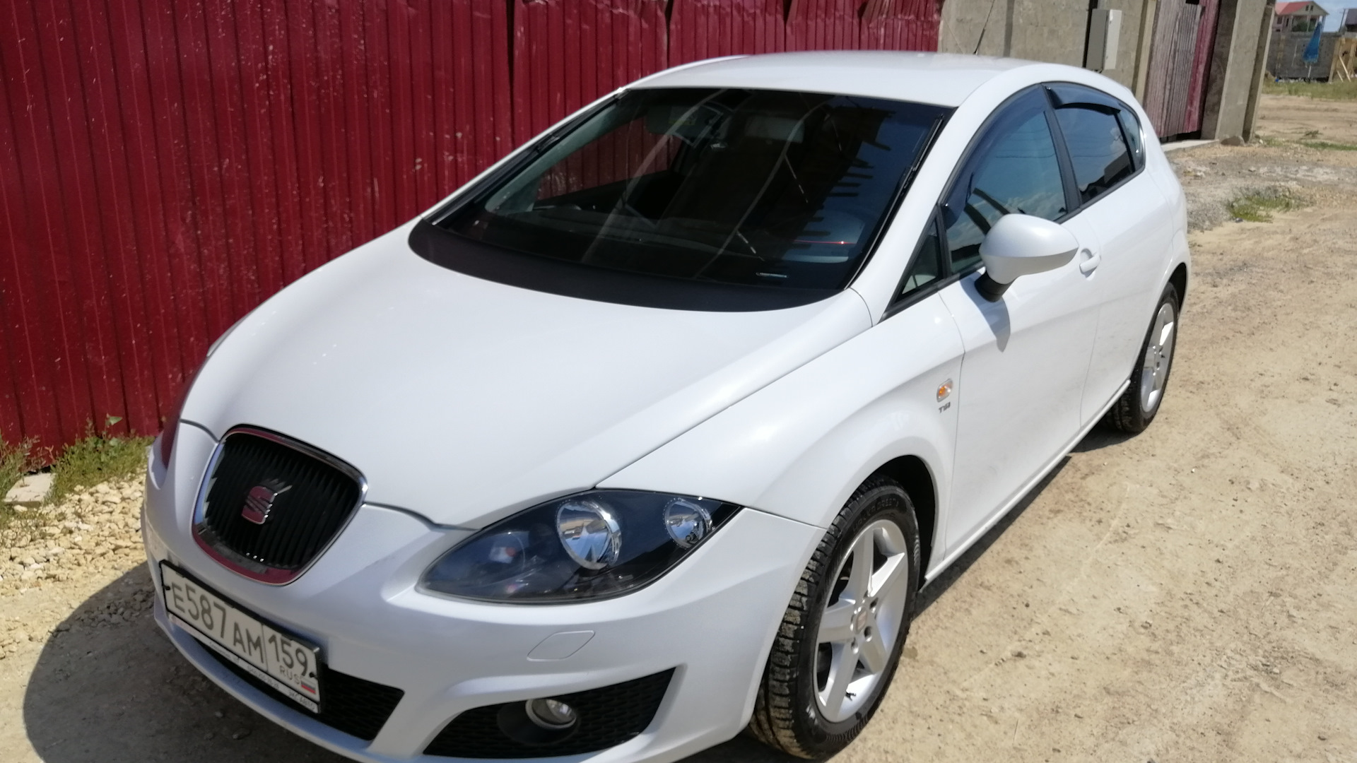 White leon. Код краски Сиат Лион белый. 1001990113 Drive2.