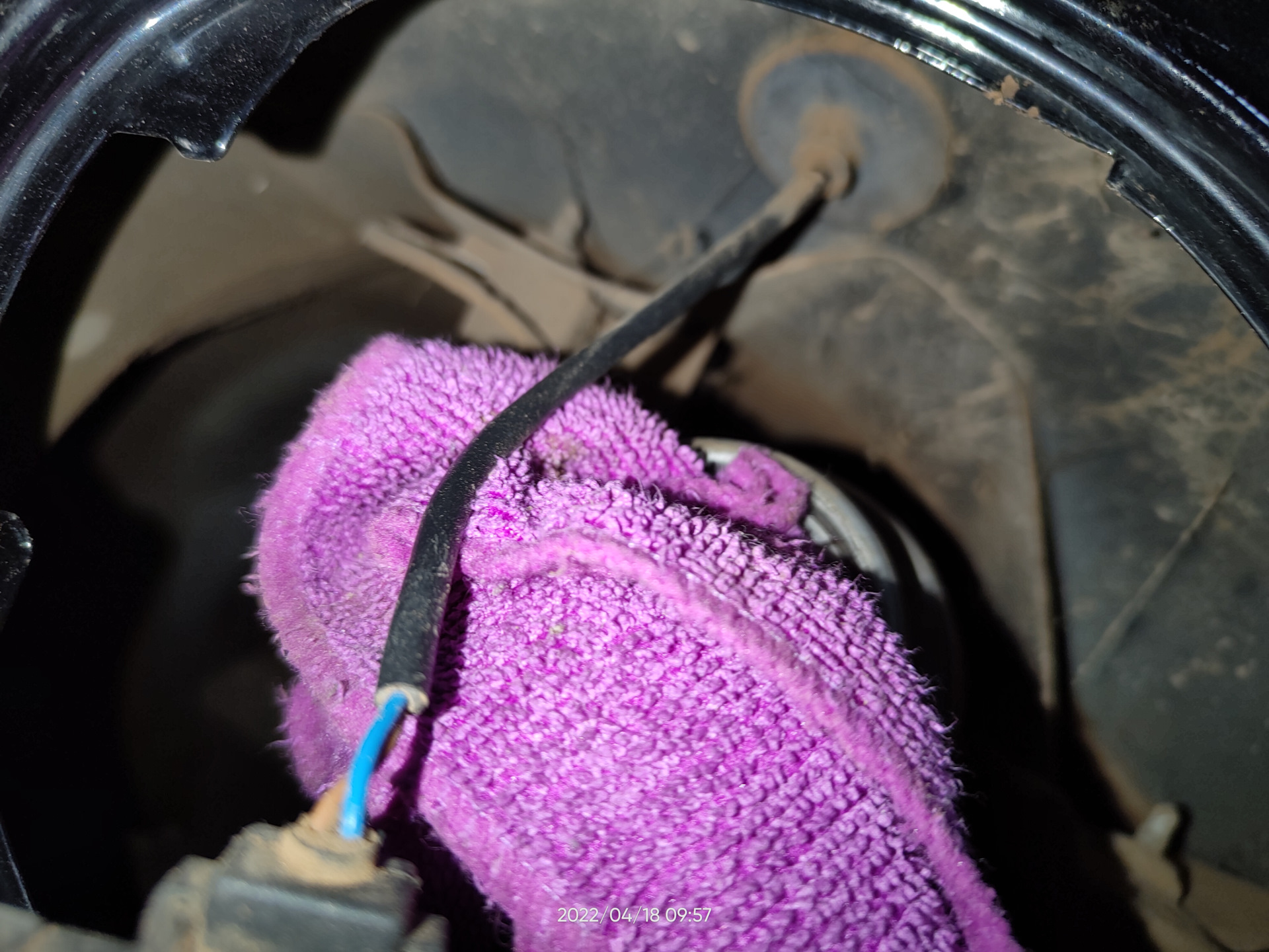 Замок бензобака сломался. — Volkswagen Tiguan (1G), 2 л., 2013 года ...