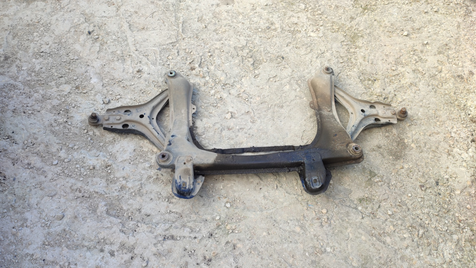 Полиуретановые сайлентблоки в подрамник Audi 80 B3 — Audi 80 (B3), 2 л ...