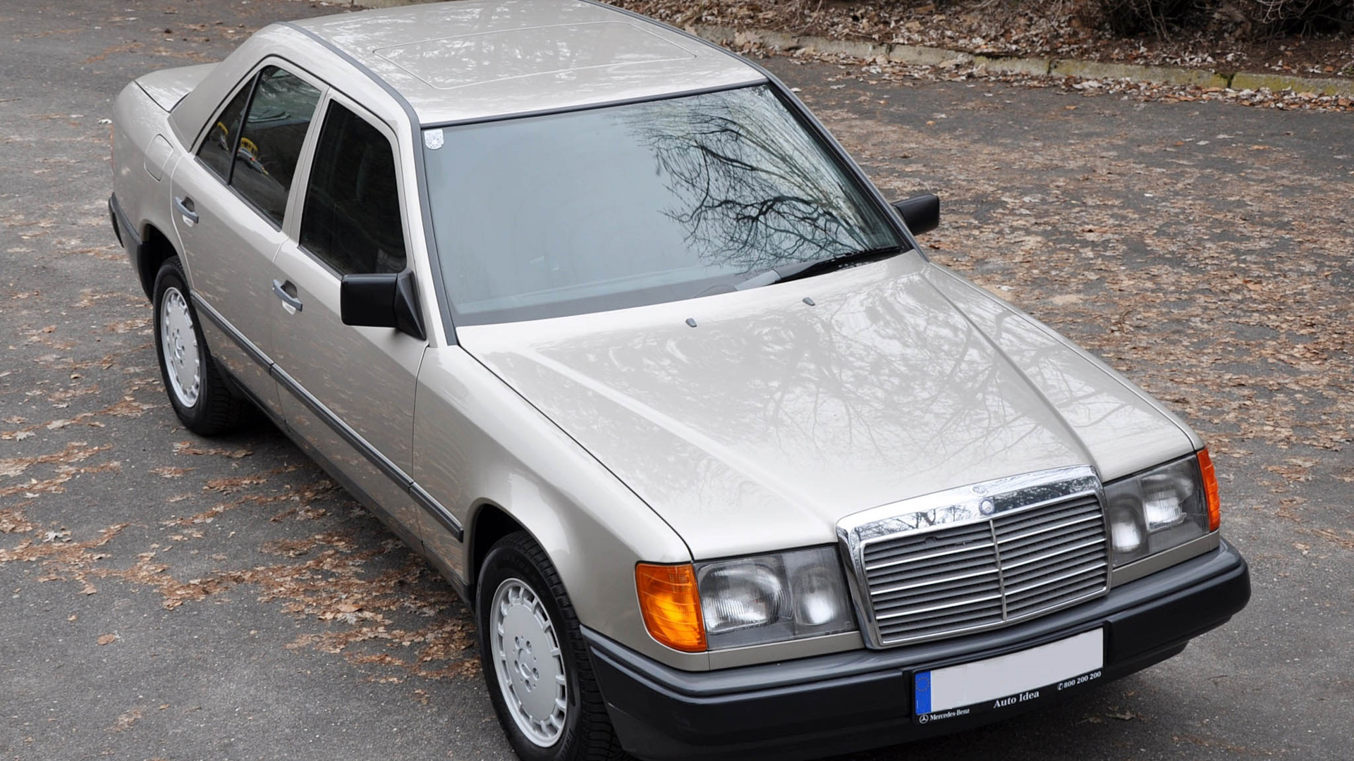 Мерседес 1988. Мерседес w124 1988. Mercedes w124 1988. Мерседес w124 200 1988. Мерс 124 1988.