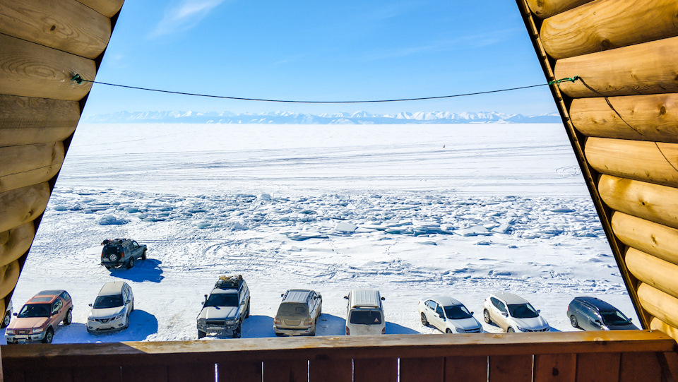 Вид из домика на Хакусах — Lada Granta