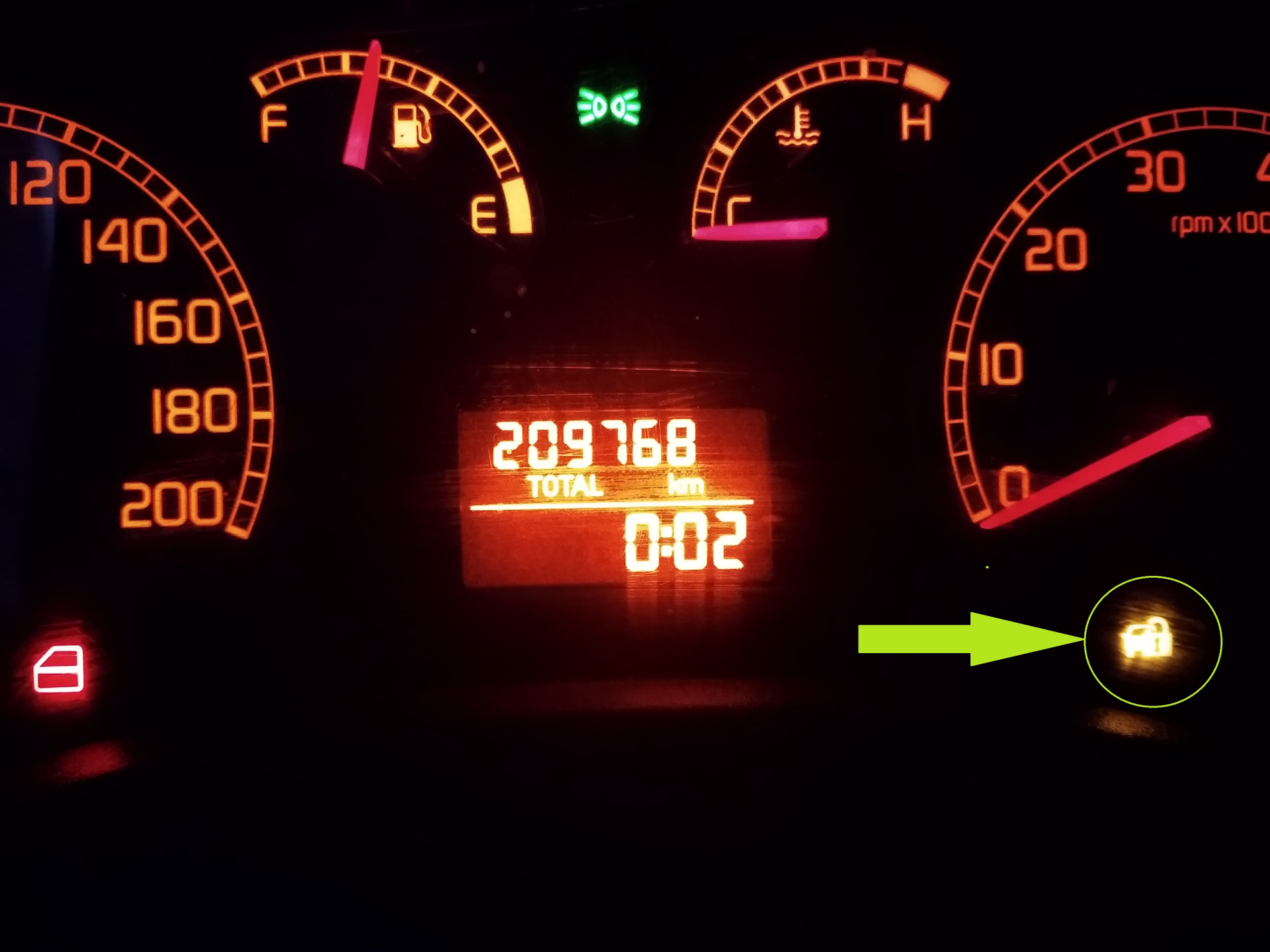 Горит значок замок. Горит значок замок. Горит значок замок. 4 индикатор аккума. Горит значок замок.