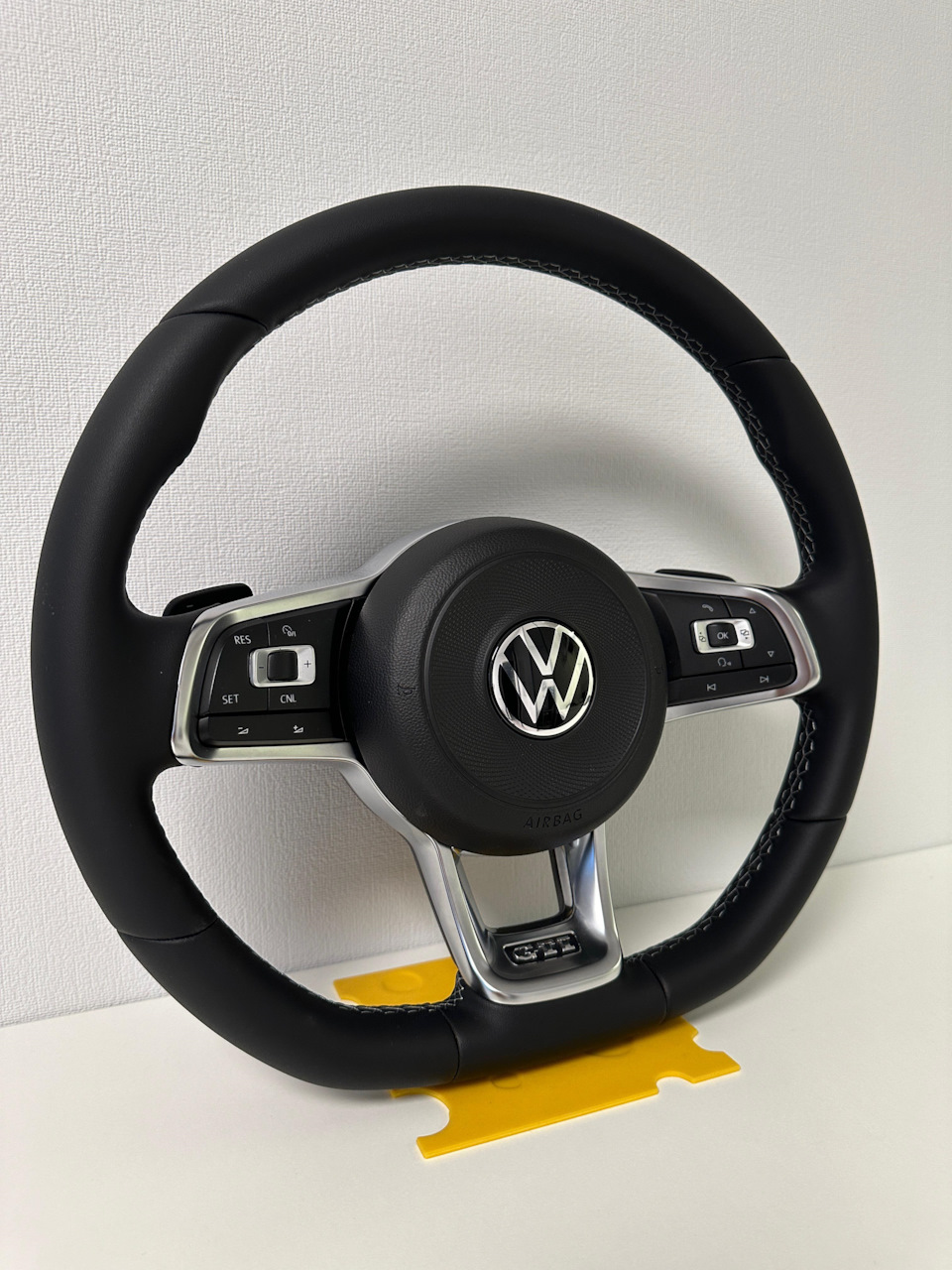 Фотография «Новая тушка Красные кнопки Лепестки Круиз контроль на руле ...