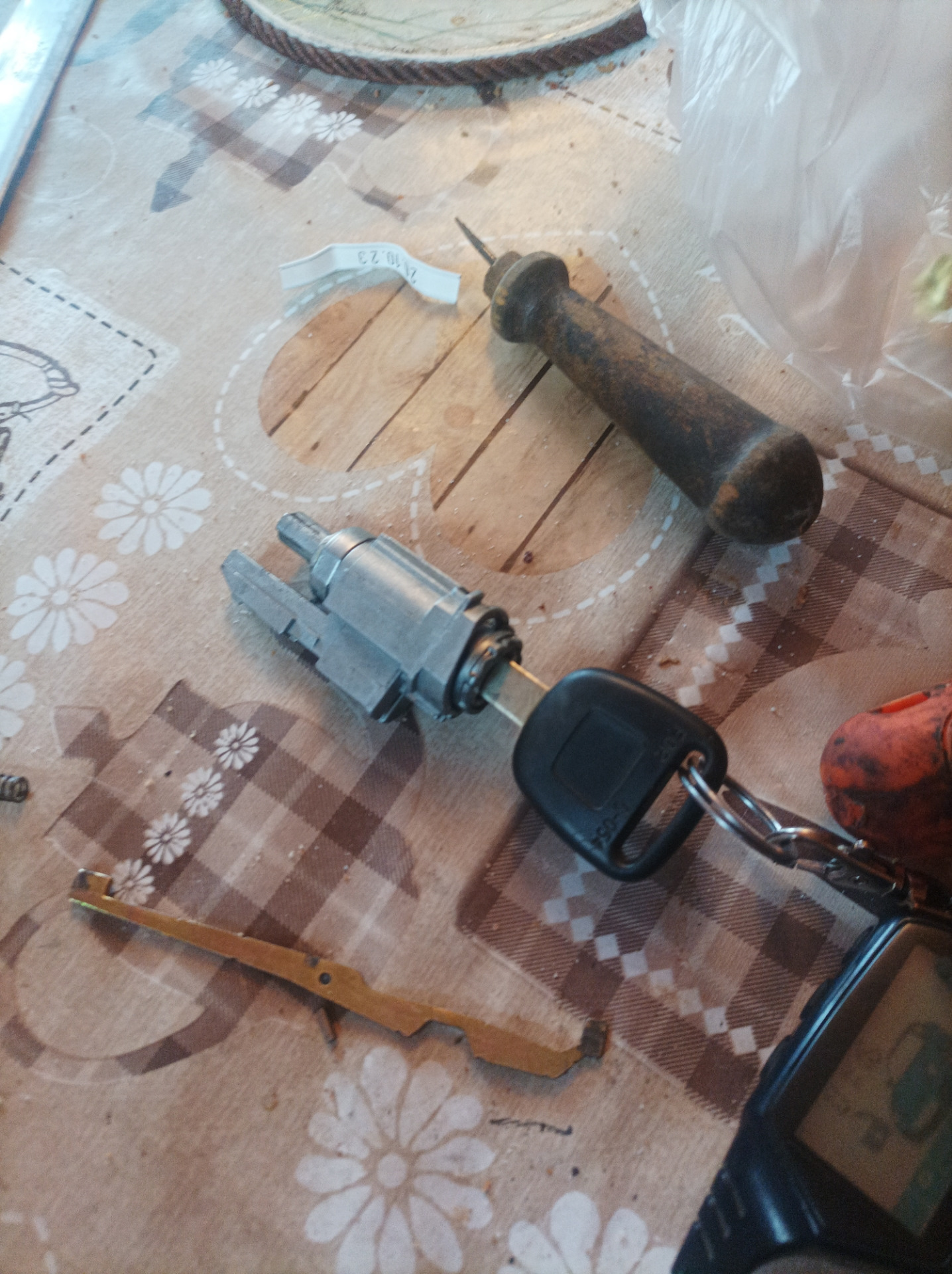 Заклинило замок зажигания и заблокировало руль — Honda Mobilio, 1,5 л ...