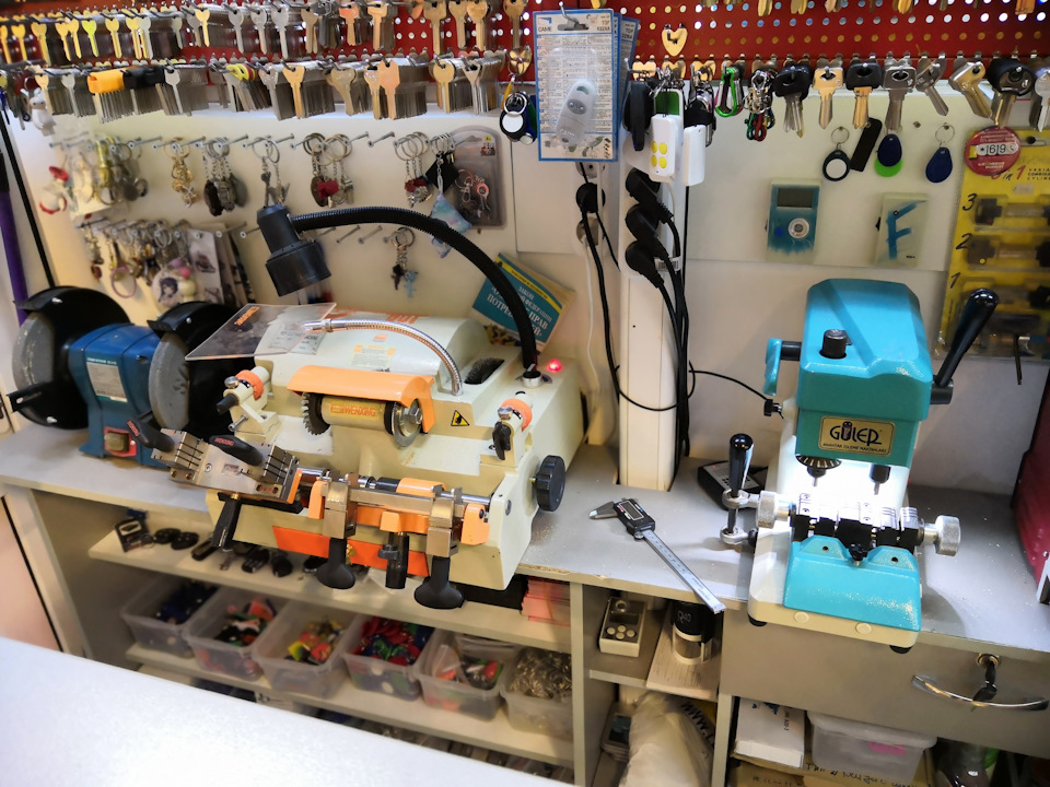 Ток утечки, разбирались всем миром и другие приключения. — Lada Калина ...