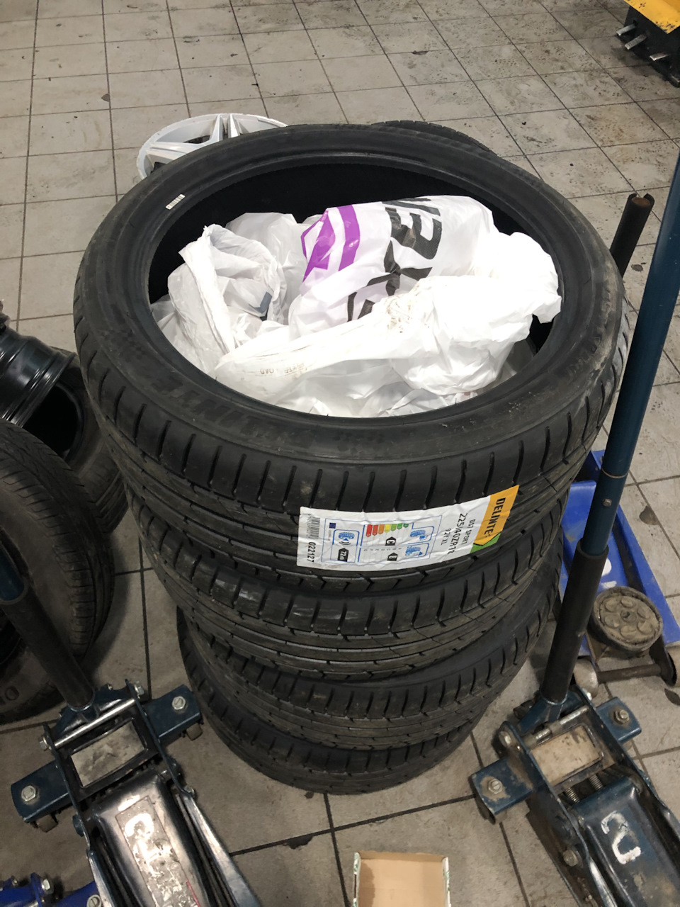 Фото в бортжурнале Lexus IS II