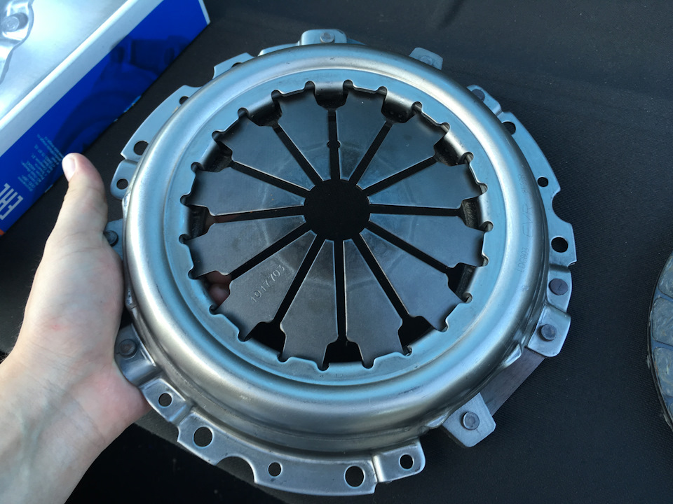 Обратная сторона корзины. — Lada Гранта Лифтбек (1G)