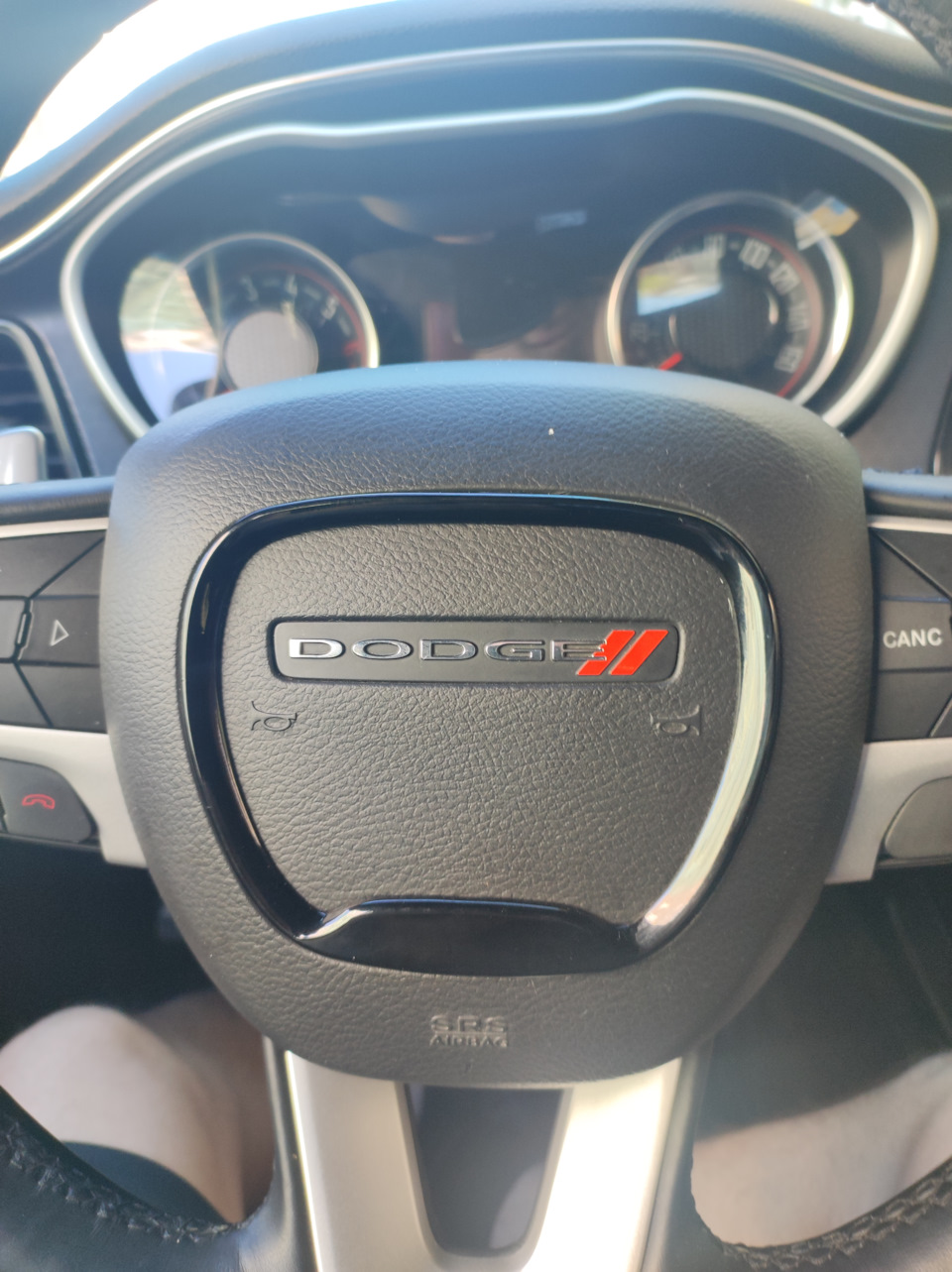 Накладка на руль — Dodge Challenger, 5,7 л, 2016 года | стайлинг | DRIVE2
