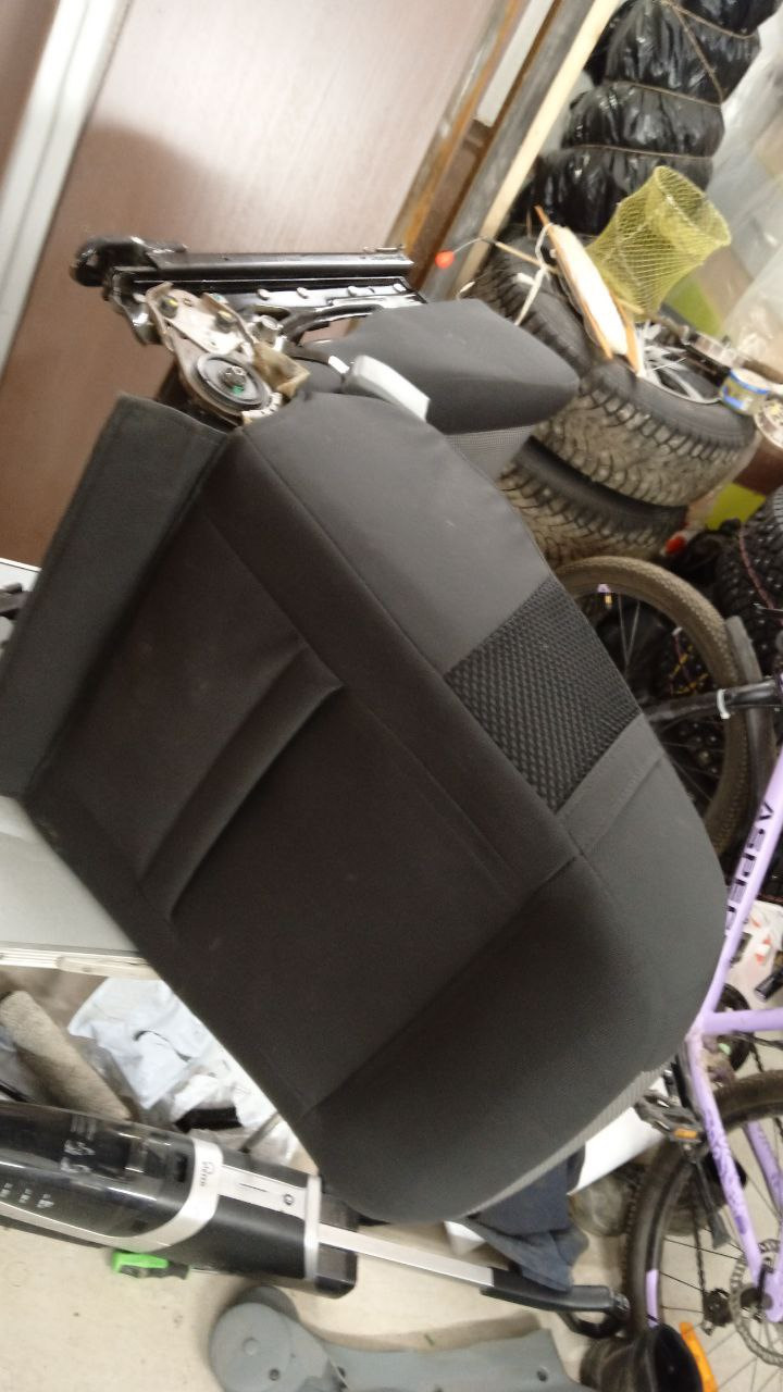 ждет когда его начнут дербанить) — Chevrolet Lacetti SW