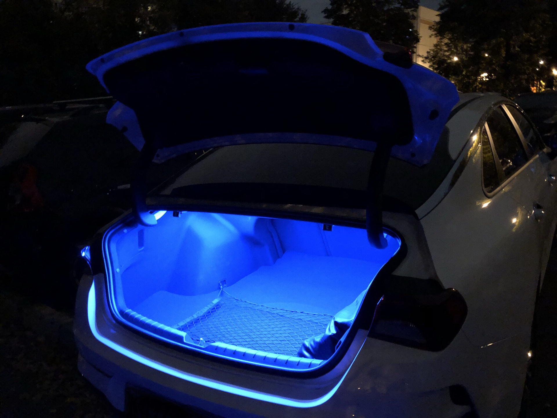 Купить подсветку багажника. Kia k5 багажник багажник. Подсветка багажника KOLEOS 2. Kia Rio 2 2006 подсветка багажника. Подсветка багажника Hyundai Elantra ad 2018.