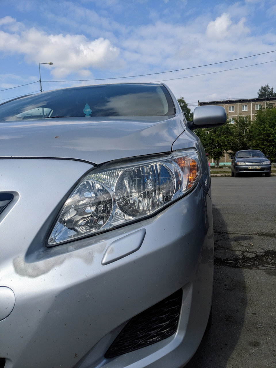 7. Полировка фар и чистка клемм аккумулятора — Toyota Corolla (140/150 ...