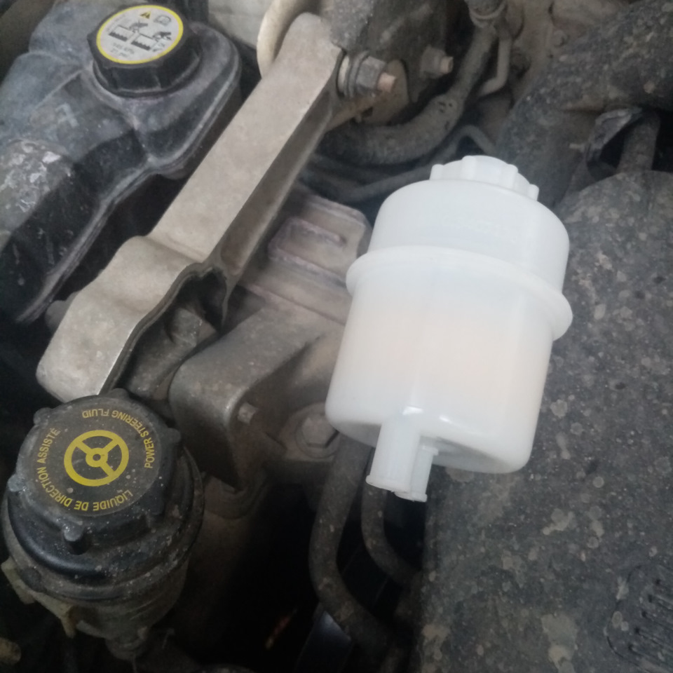 Заменил бачок ГУРа — Land Rover Freelander 2, 2,2 л, 2008 года | визит ...