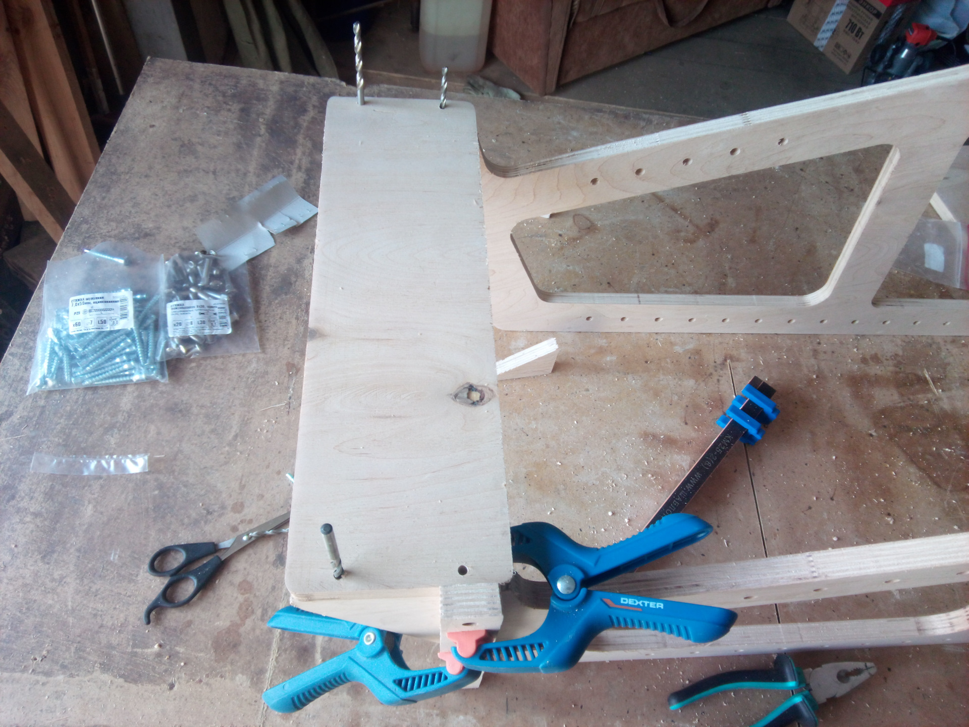 Чертёж и детали стула