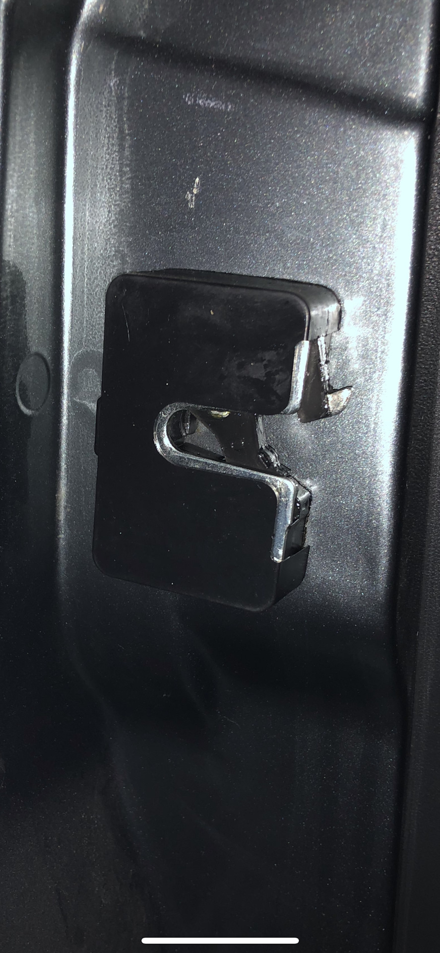 Установка бесшумных замков — Lada Приора хэтчбек, 1,6 л, 2011 года ...