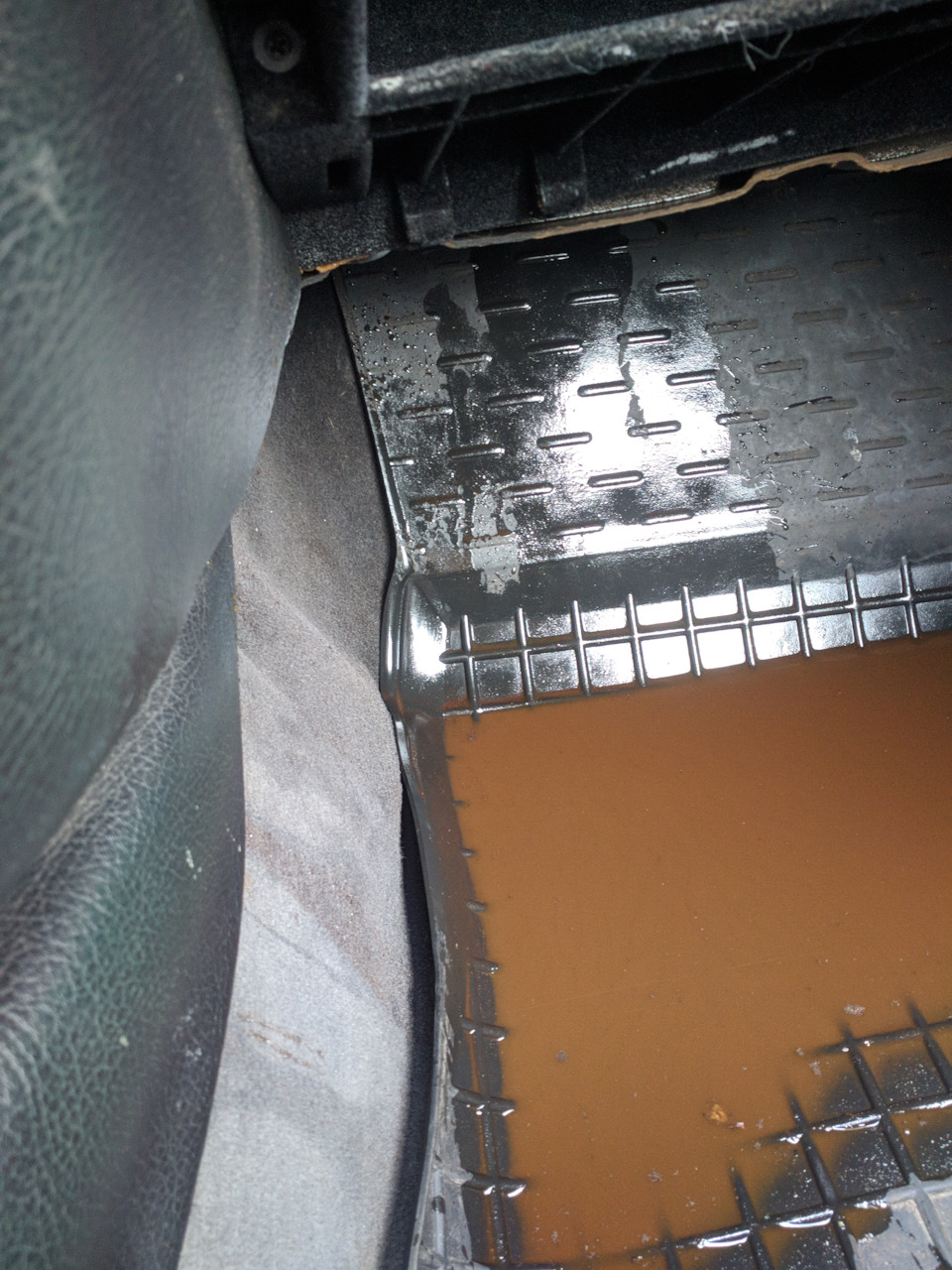 Потек тосол в салон — Opel Omega B, 2 л, 1995 года | поломка | DRIVE2