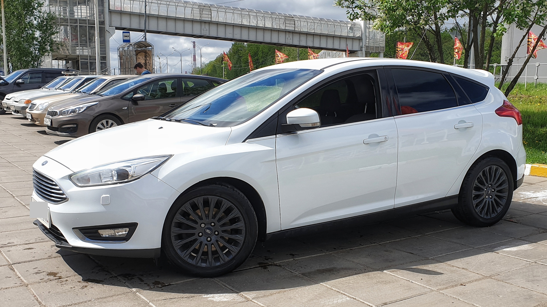 Форд фокус 3 седан автомат. 0 amt 2013. Форд фокус 2017 года хэтчбек. Ford focus 3 седан салон. Форд фокус 3 седан автомат.