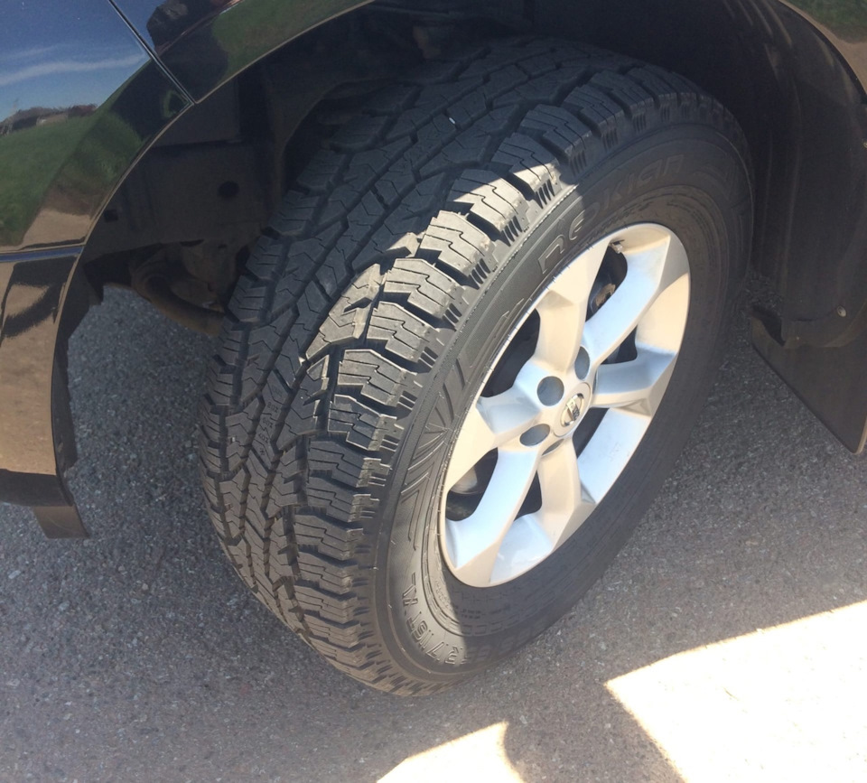Nokian Rotiiva a/t 265/65 R17 — Nissan Pathfinder (3G), 2,5 л, 2008 ...